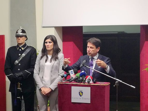 Elezioni, il leader del M5S Conte lancia Appendino: &quot;Sindaco illuminato&quot;