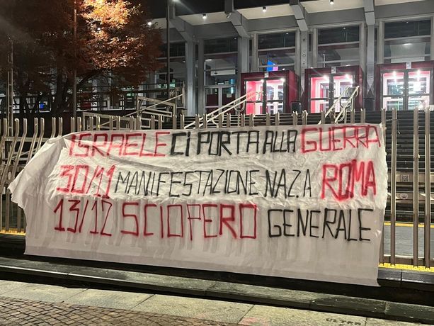 Gli studenti occupano Palazzo Nuovo "contro il governo Meloni e le politiche universitarie" Gli studenti occupano Palazzo Nuovo "contro il governo Meloni e le politiche universitarie"
