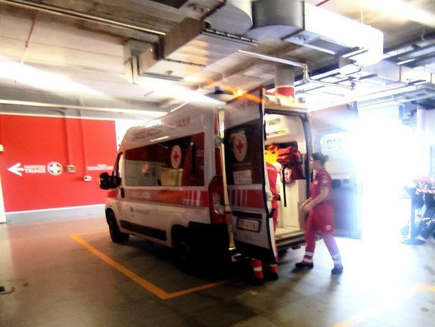 Incidente a Lombardore, auto giù da un ponte: muore un uomo