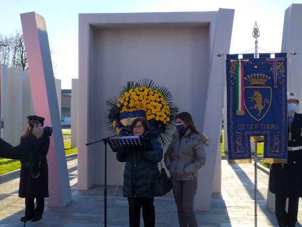 Strage Thyssen, la rabbia dei familiari nel giorno del 14° anniversario: “Presi in giro dallo Stato”