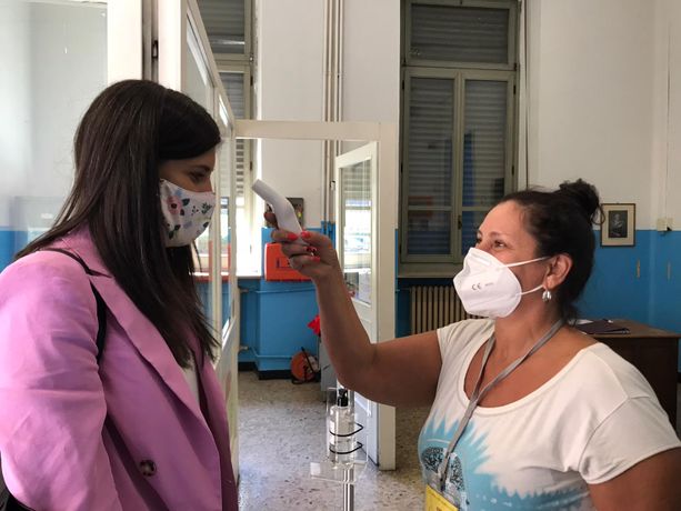 Riapertura scuole, a Torino restyling degli edifici e mascherine in arrivo. Appendino: “Per noi priorità assoluta” [VIDEO e FOTO]