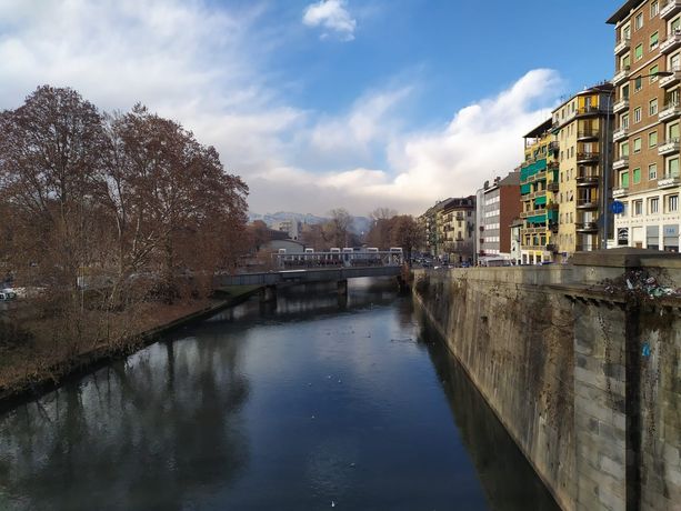 Tra degrado e rinascita, il bisogno di attenzione e cure sulle sponde della Dora [FOTO E VIDEO]