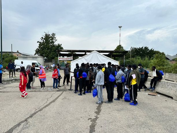 Migranti nell’ex poligono della Vauda? Il Governo ci pensa, scetticismo della Croce Rossa Migranti nell’ex poligono della Vauda? Il Governo ci pensa, scetticismo della Croce Rossa