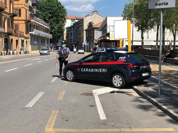 Autista di bus aggredito e picchiato ad Ivrea: scoperti e denunciati due ventenni