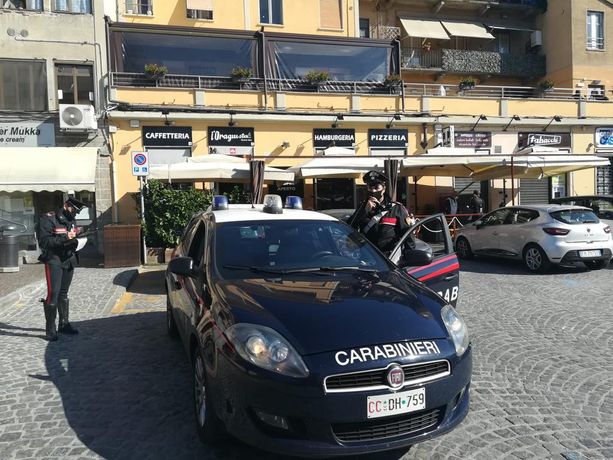 Moncalieri, accoltellamento in piazza Caduti: rintracciato e arrestato l'aggressore
