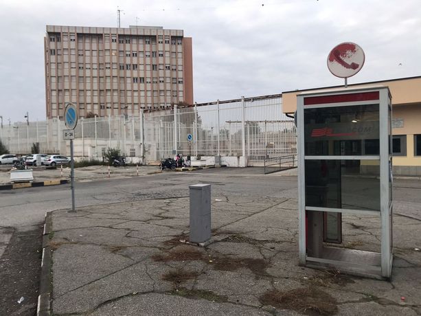 Caos carceri: nella notte altri due tentativi di suicidio. Osapp: &quot;La situazione non è più sostenibile: mandate l'esercito&quot;