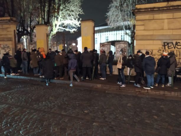 “Con la carta d’identità scaduta e in fila all’anagrafe dall’alba”: la lettera del torinese al sindaco Lo Russo “Con la carta d’identità scaduta e in fila all’anagrafe dall’alba”: la lettera del torinese al sindaco Lo Russo