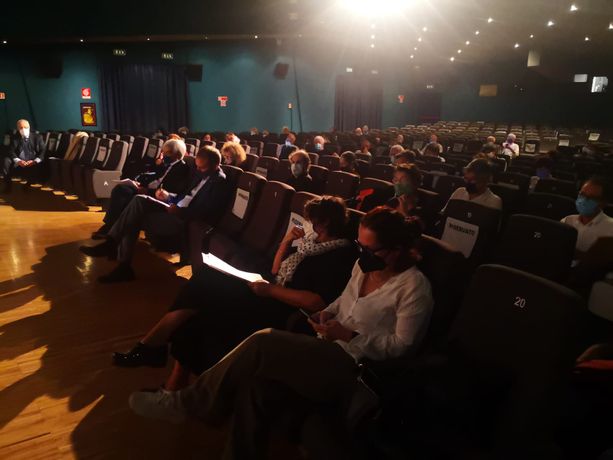 Cinema di Torino, nel 2021 già persi 3 mln di euro. Le richieste al futuro sindaco: "Bandi comunali aperti anche a noi. Si faccia Natale in Giostra" Cinema di Torino, nel 2021 già persi 3 mln di euro. Le richieste al futuro sindaco: "Bandi comunali aperti anche a noi. Si faccia Natale in Giostra"