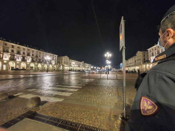 Coronavirus, controlli e sanzioni della Polizia nelle zone della movida