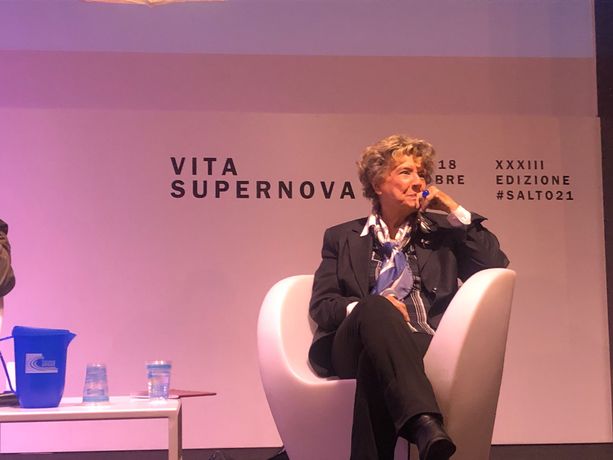 Dacia Maraini al Salone: “Il virus nuoce all’80%, il vaccino allo 0,08%. Mi sembra semplice” Dacia Maraini al Salone: “Il virus nuoce all’80%, il vaccino allo 0,08%. Mi sembra semplice”