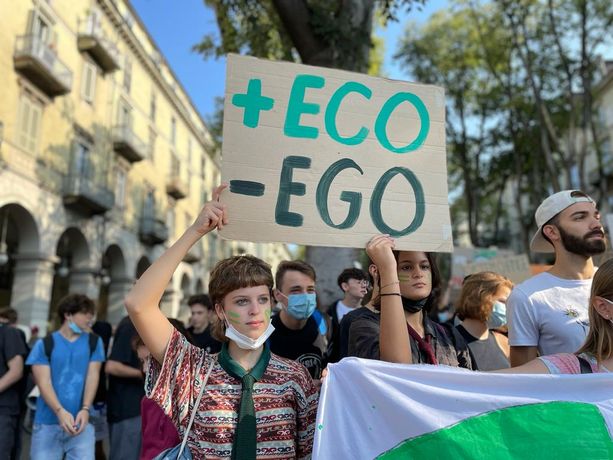 Emergenza climatica: migliaia di persone al corteo di Fridays for Future nel centro di Torino [FOTO]