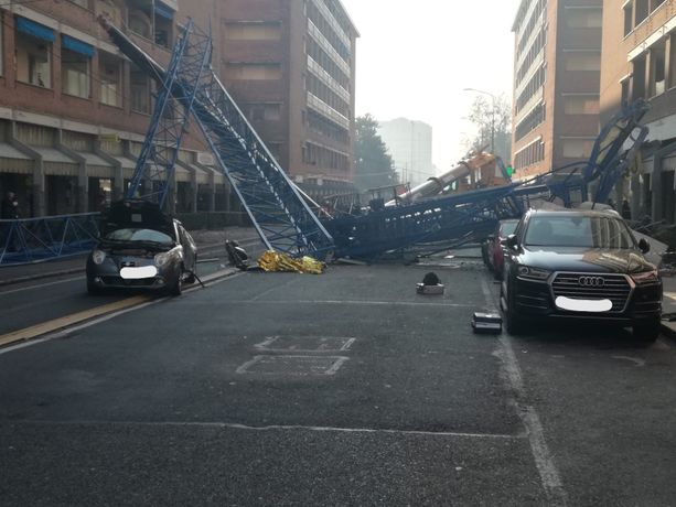 Via Genova, la vicesindaca dona la Costituzione ai 18enni: "Il lavoro sia vita e non morte". Cirio: "Morire così non è pensabile"