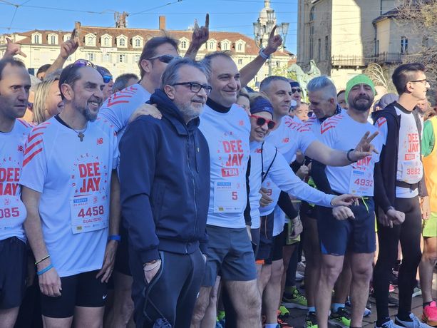 &quot;Tre, due, uno... si parte!&quot;: tutti in piazza Castello per la Deejay Ten 2024