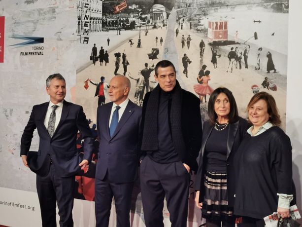Torino Film Festival al via con le canzoni di &quot;Sing 2&quot;. Fanelli show con un monologo sui difetti degli attori [FOTO E VIDEO]