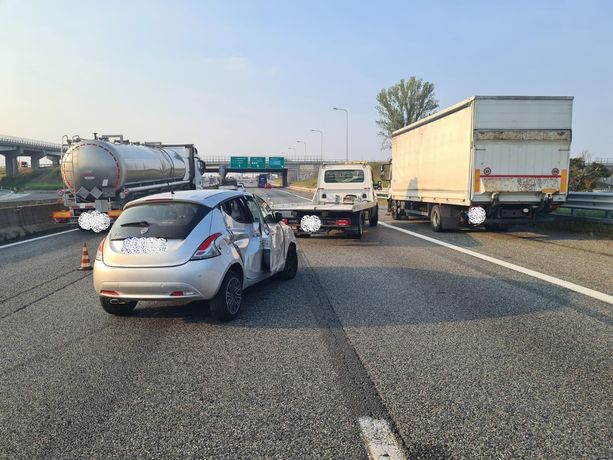 Triplo incidente sulla Tangenziale di Torino: traffico completamente congestionato Triplo incidente sulla Tangenziale di Torino: traffico completamente congestionato