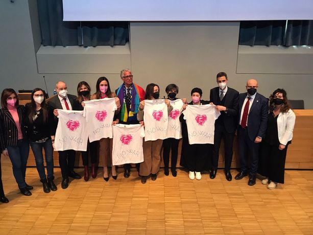 Just The Woman I Am, a Torino la corsa per la ricerca sul cancro e per la pace: “Ripudiamo la guerra” Just The Woman I Am, a Torino la corsa per la ricerca sul cancro e per la pace: “Ripudiamo la guerra”