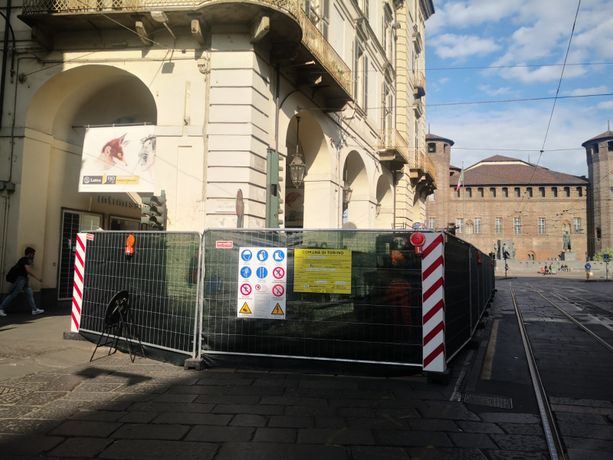 Al via il cantiere di via Po: operai al lavoro su gas e fogne. Auto e bus continueranno a passare [FOTO]