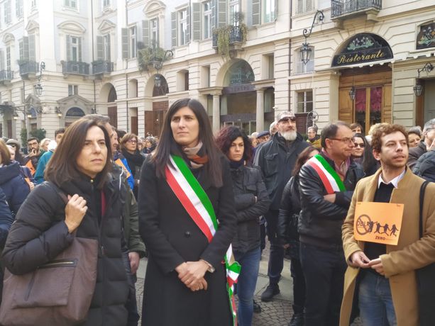 "No all'allontanamento zero, serve un tavolo di confronto". In piazza anche Appendino "No all'allontanamento zero, serve un tavolo di confronto". In piazza anche Appendino