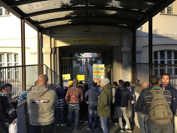 Cambio di residenza? A Torino è un’odissea: l’attesa varia da 4 a 6 mesi, cittadini beffati Cambio di residenza? A Torino è un’odissea: l’attesa varia da 4 a 6 mesi, cittadini beffati