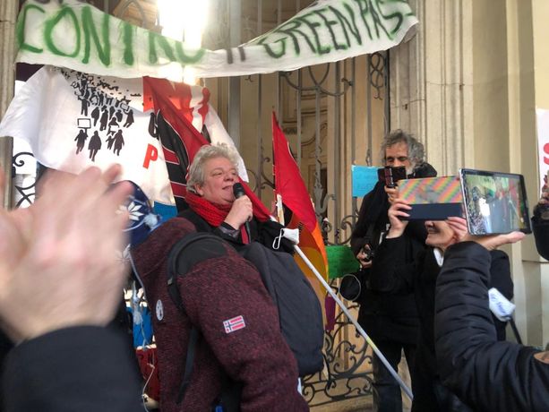 Dopo 24 ore i “no pass” lasciano il Rettorato: “Occuperemo tutti i giorni” [VIDEO e FOTO]