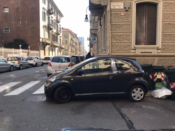 Inferno parcheggi a Torino, boom di divieti di sosta: 100.000 multe in tre mesi Inferno parcheggi a Torino, boom di divieti di sosta: 100.000 multe in tre mesi