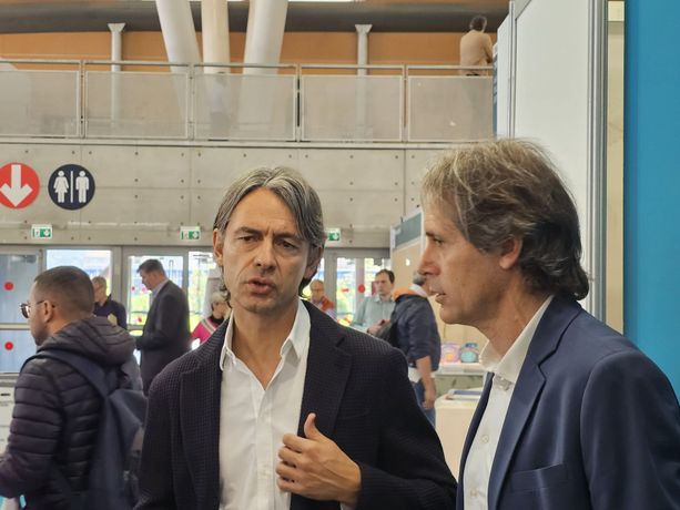 Ieri sera a Nichelino, stamattina al Salone del libro: SuperPippo Inzaghi non dribbla l'entusiasmo dei tifosi Ieri sera a Nichelino, stamattina al Salone del libro: SuperPippo Inzaghi non dribbla l'entusiasmo dei tifosi