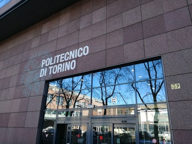 Spacciava eroina e cocaina in zona Politecnico: arrestato pusher di 18 anni Spacciava eroina e cocaina in zona Politecnico: arrestato pusher di 18 anni