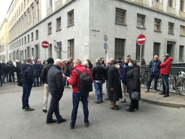 Uscite incentivate da Stellantis, 320 lavoratori dimenticati: "Abbiamo temuto di fare la fine degli esodati" Uscite incentivate da Stellantis, 320 lavoratori dimenticati: "Abbiamo temuto di fare la fine degli esodati"