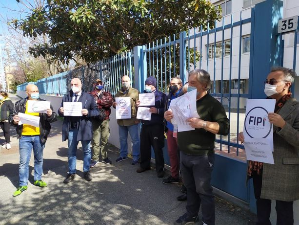 Torino, il grido disperato delle partite Iva: “Per noi nessun futuro né speranza”