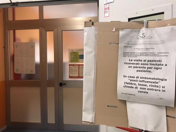 Coppia di anziani alle Molinette per influenza risulta positiva al Coronavirus: reparto chiuso e medici in quarantena