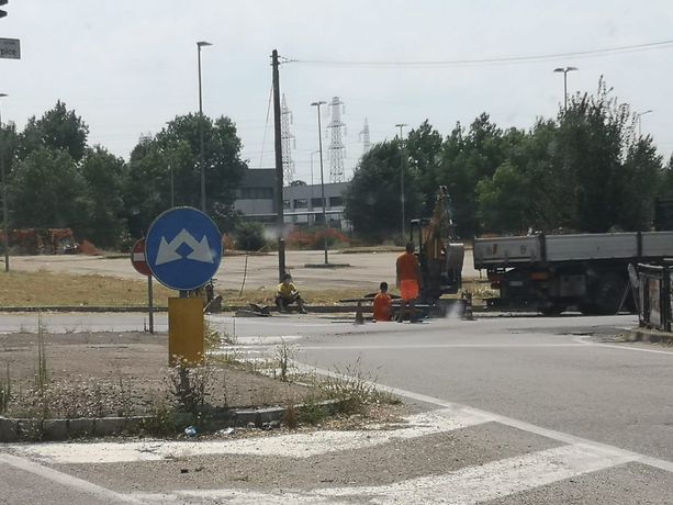 Rischio caldo per i lavoratori, ora è ufficiale: da lunedì parte lo stop in caso di pericoli dalle 12:30 alle 16