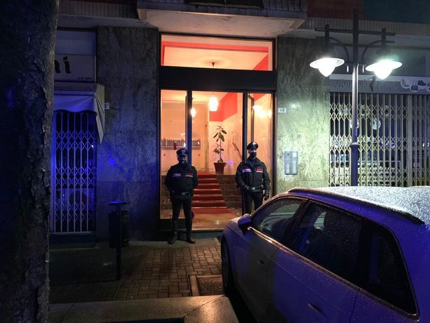 Strage nella notte a Rivarolo Canavese: un pensionato uccide la moglie, il figlio disabile e i padroni di casa e poi tenta il suicidio Strage nella notte a Rivarolo Canavese: un pensionato uccide la moglie, il figlio disabile e i padroni di casa e poi tenta il suicidio