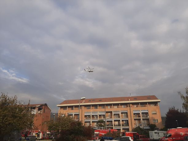 Pinerolo, incendio piazza Sabin: vittima un'anziana, grave il marito [VIDEO]