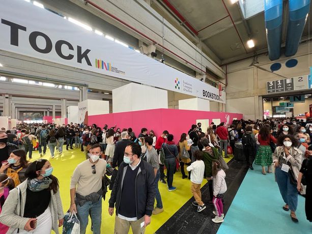 Salone del Libro: tra gli ospiti attesi di oggi Roberto Saviano, Roberto Vecchioni e Camihawke