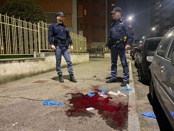 Ferito gravemente da un machete in via Panizza, la Polizia ferma un 23enne