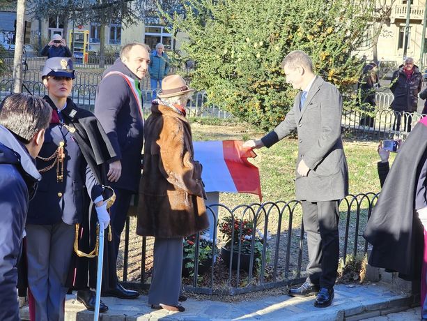 Torino omaggia il prefetto Montesano con una targa in piazza Peyron: "Ha inventato il mestiere" [FOTO e VIDEO]