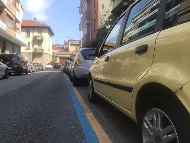 Nuovi parcheggi per residenti nel centro di Torino: strisce giallo blu in corso Vittorio, Bolzano, San Maurizio e Regina Margherita