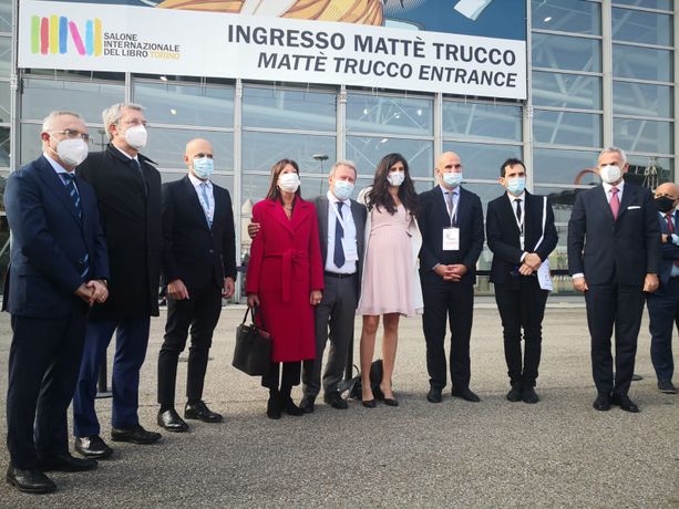 Al via il Salone del Libro, Lagioia: &quot;Edizione che passerà alla storia. Il libro ritrova la sua casa&quot; [FOTO e VIDEO]