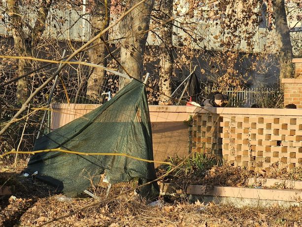 Covo di tossici, FdI vuole riaprire l'ex piscina Sempione: "Usiamo i fondi di Meloni o della pista di Cesana" Covo di tossici, FdI vuole riaprire l'ex piscina Sempione: "Usiamo i fondi di Meloni o della pista di Cesana"