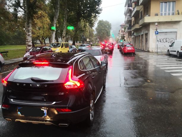 Corso Casale, automobile investe e uccide una ragazza di 16 anni. "Quell'incrocio è sempre stato pericoloso" Corso Casale, automobile investe e uccide una ragazza di 16 anni. "Quell'incrocio è sempre stato pericoloso"