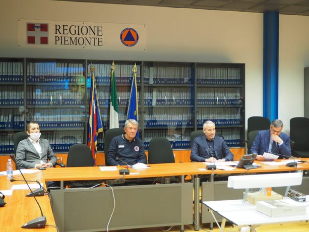 Mascherine, più soldi e tampone per i medici ed infermieri piemontesi impegnati contro il Coronavirus Mascherine, più soldi e tampone per i medici ed infermieri piemontesi impegnati contro il Coronavirus