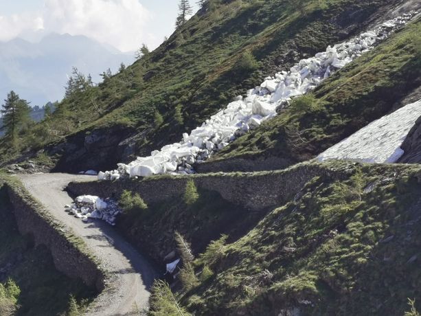 Appello della Città Metropolitana agli escursionisti: “Non avventuratevi sul Colle delle Finestre e dell’Assietta, sono ancora chiusi” Appello della Città Metropolitana agli escursionisti: “Non avventuratevi sul Colle delle Finestre e dell’Assietta, sono ancora chiusi”