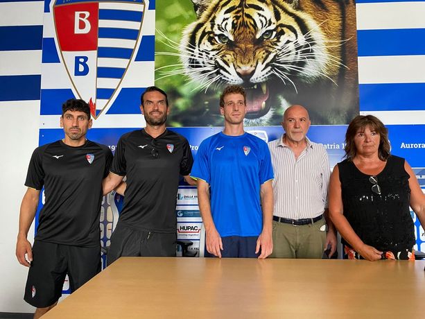 VIDEO. La Pro Patria riparte con grinta: «Abbiamo fame ed ambizione». Svelata la nuova maglia