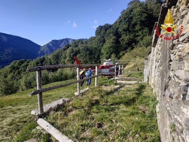 VIDEO. Vagava nei boschi di Monteviasco da due giorni, ottantenne portato in salvo da due vigili del fuoco fuori servizio
