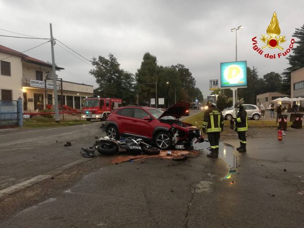 Vergiate, schianto sul Sempione: ragazzo di 27 anni muore in moto