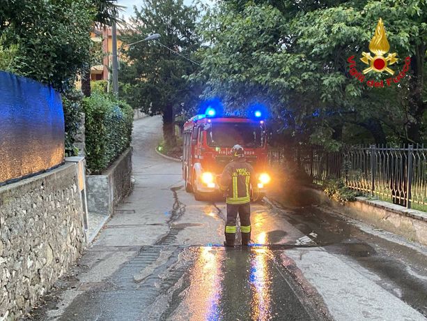 Perdita di gas Gpl in una villa a Besozzo: due abitazioni evacuate, donna messa in salvo dai vigili del fuoco Perdita di gas Gpl in una villa a Besozzo: due abitazioni evacuate, donna messa in salvo dai vigili del fuoco