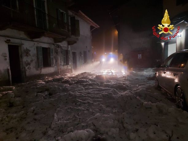 Il maltempo torna a colpire il Varesotto: notte di tempesta, grandinata record a Gornate Olona