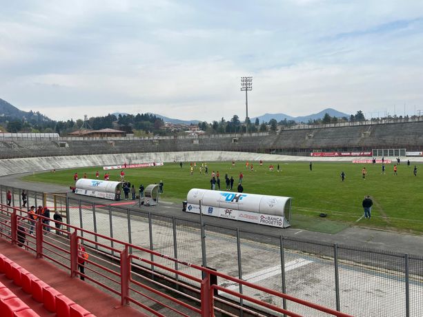 DIRETTA - Varese-Chisola, è la prima del post-Floris. Biancorossi quinti con il Gozzano che soffia alle spalle