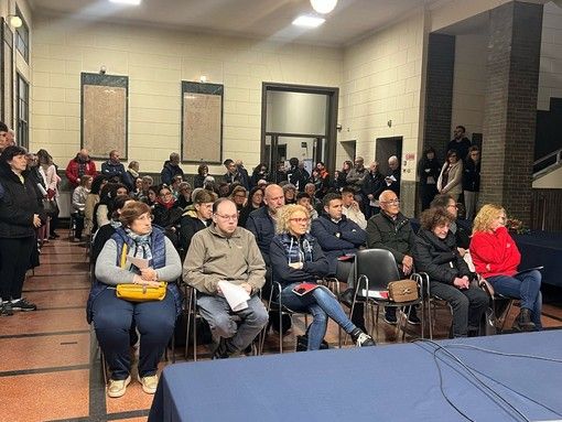 Samarate si ferma per Teresa. «Il male esiste. La via d’uscita è una rieducazione generale» Samarate si ferma per Teresa. «Il male esiste. La via d’uscita è una rieducazione generale»