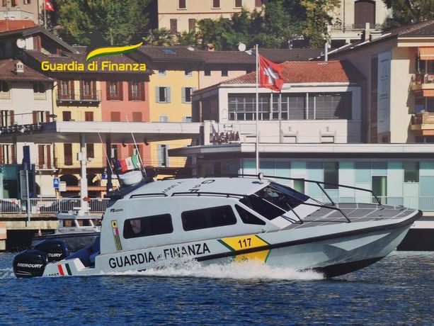 Quattro barche "illegali" nel lago Ceresio, scatta il sequestro da parte della Finanza Quattro barche "illegali" nel lago Ceresio, scatta il sequestro da parte della Finanza
